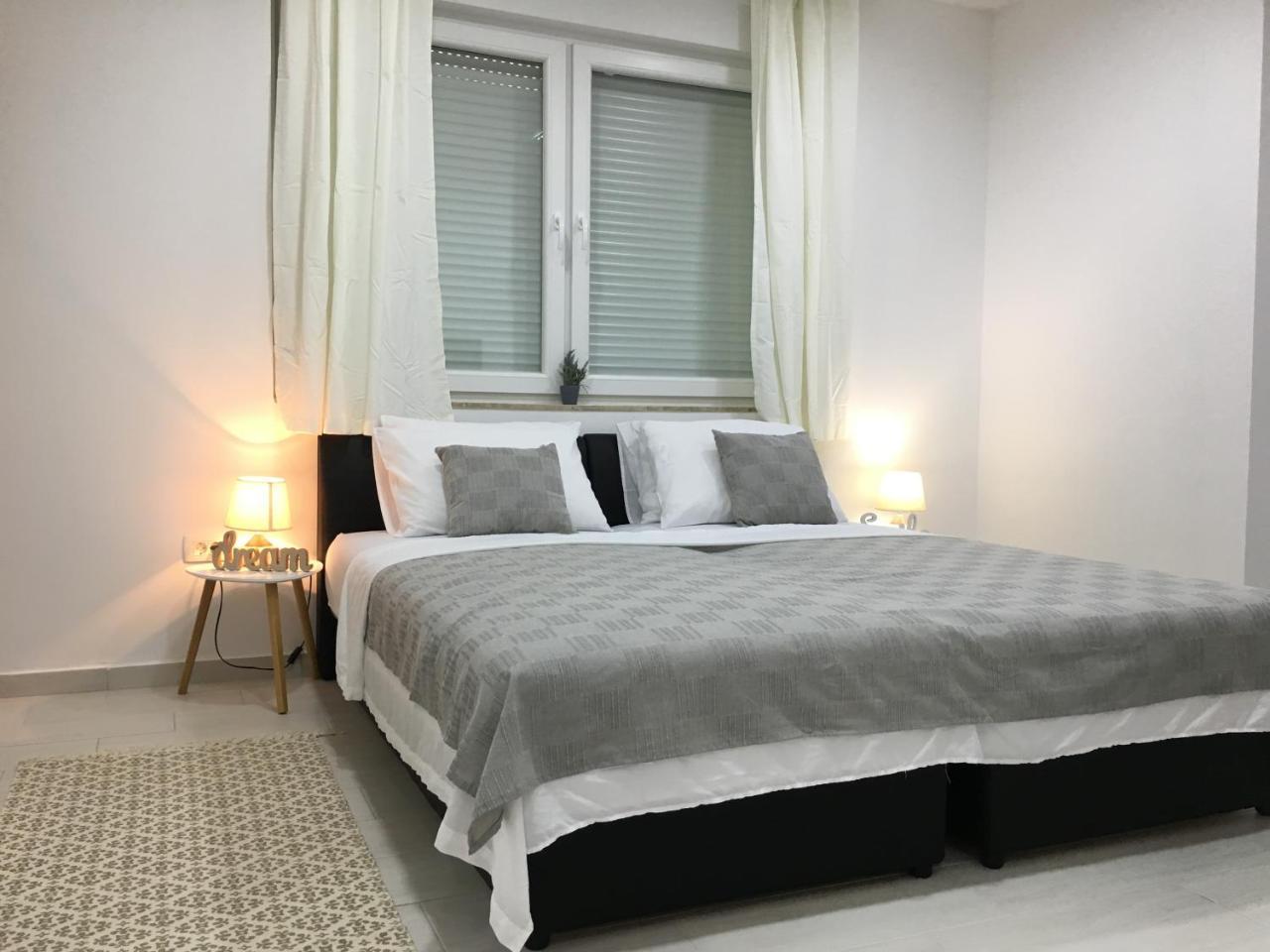 Apartments Valentina - Free Parking Mostar Eksteriør billede